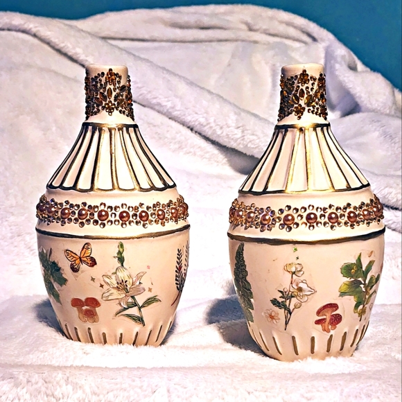 Pair Of 2 Hand Decorated Vintage Ceramic Vases - Picture 1 of 2
